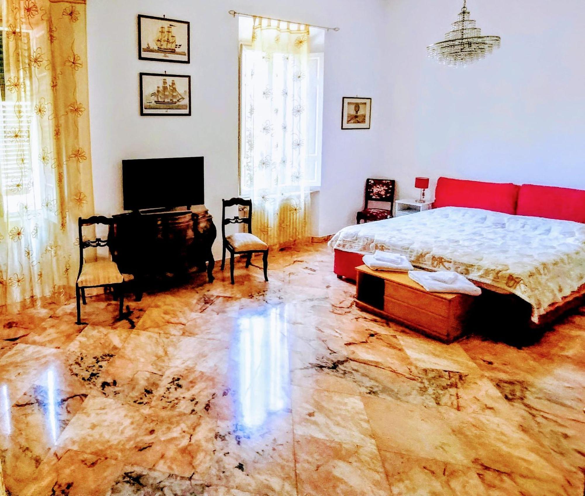 Gabry'S Home Three-Bedroom Big Apartment Near City Center & Train Station To Pisa And Florence & Ferries To Sardegna Corsica Livorno Exterior photo
